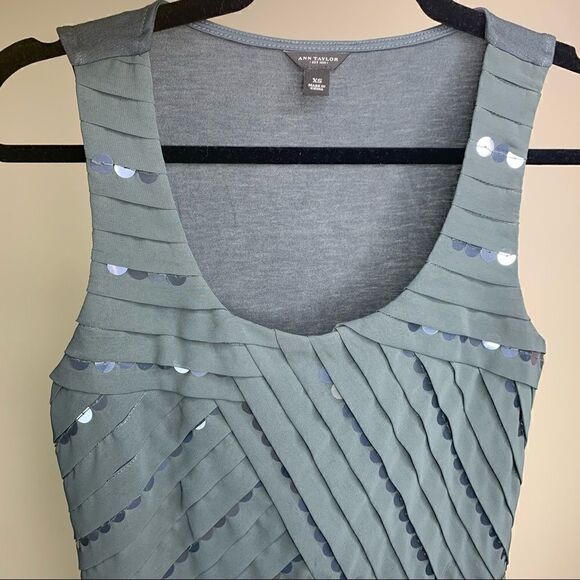 Ann Taylor xs green sleeveless blouse top B1 - Picture 4 of 10